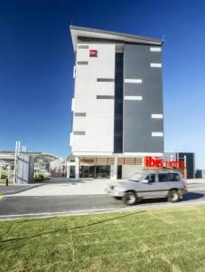 Ibis Mackay - 27