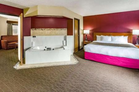 AmericInn by Wyndham Duluth South Proctor Black Woods Event Ctr - 133