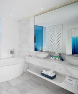 Mykonos Grand & Resort - 11