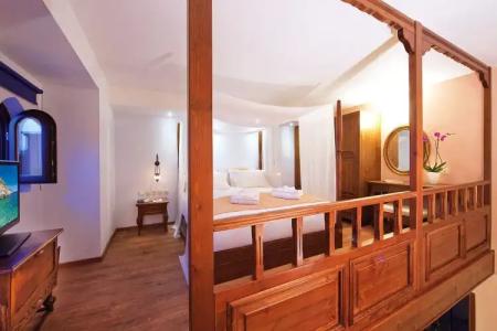 In Camera Art Boutique - 4