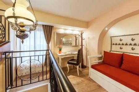 In Camera Art Boutique - 91