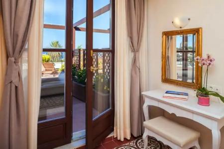 In Camera Art Boutique - 7