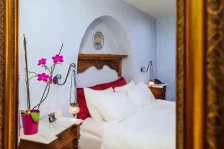 In Camera Art Boutique - 38