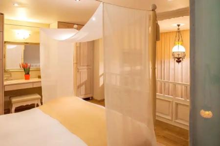 In Camera Art Boutique - 55