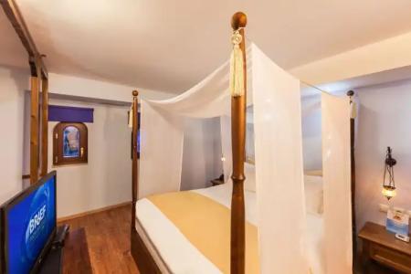 In Camera Art Boutique - 63