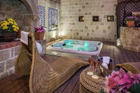 In Camera Art Boutique - 23