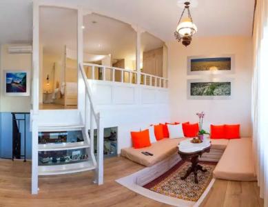 In Camera Art Boutique - 3