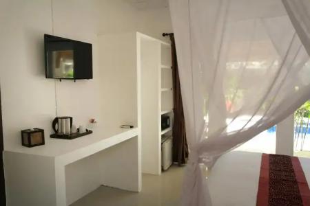 The White Cottage - 22