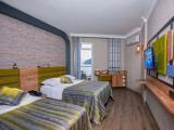 Superior room with balcony and with partial sea view