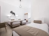 Standard Triple room with sea view