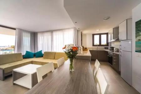 ApartFerrer Skyline - 78