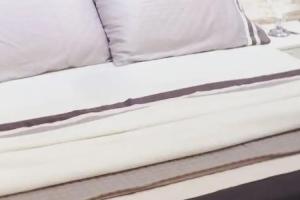 Amnesia B&B, Syracuse