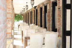 Manastir Mola Butik Hotel, Gure
