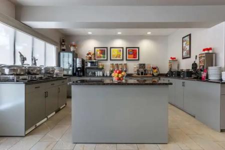 Best Western Plus Pembina Inn & Suites - 29