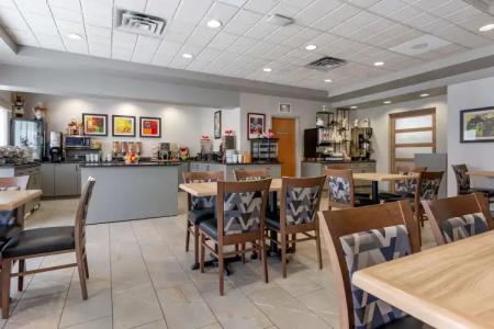 Best Western Plus Pembina Inn & Suites - 30
