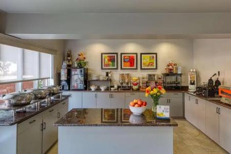 Best Western Plus Pembina Inn & Suites - 33