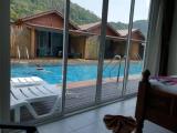 Bungalow with water view