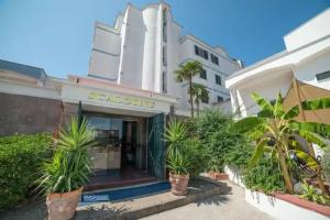 Albergo Scalzone, Castel Volturno