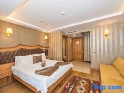 Aprilis Gold - Special Category - 136