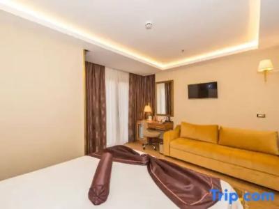 Aprilis Gold - Special Category - 147