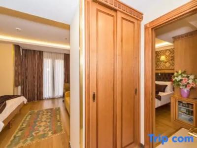 Aprilis Gold - Special Category - 141