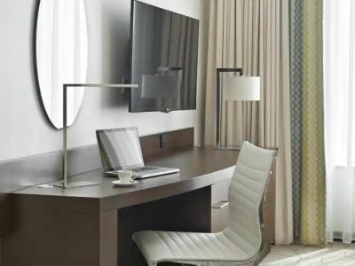 Hyatt Place Dubai Baniyas Square - 20