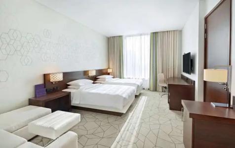 Hyatt Place Dubai Baniyas Square - 14
