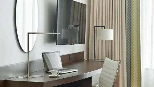 Hyatt Place Dubai Baniyas Square - 55