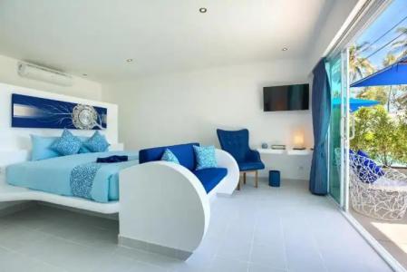 La Perle Luxury Boutique - 48