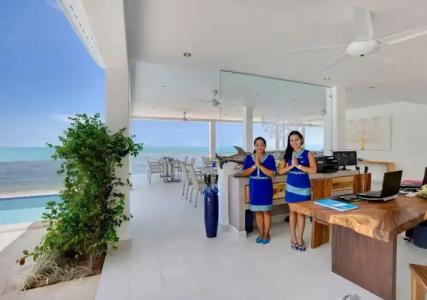 La Perle Luxury Boutique - 23