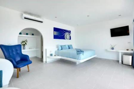 La Perle Luxury Boutique - 44