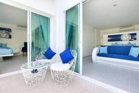 La Perle Luxury Boutique - 2