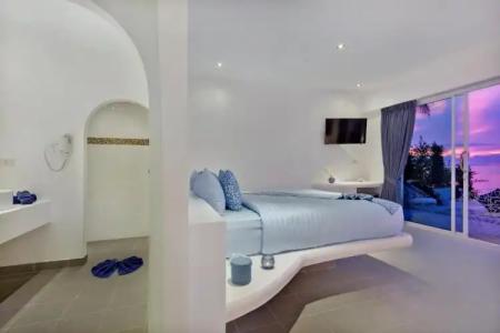 La Perle Luxury Boutique - 79
