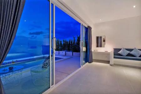 La Perle Luxury Boutique - 3