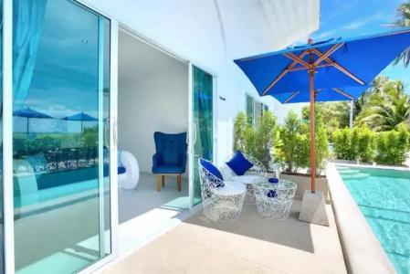 La Perle Luxury Boutique - 69