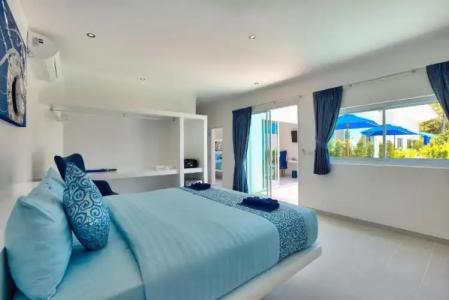 La Perle Luxury Boutique - 52