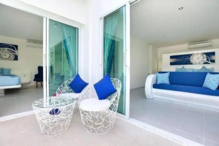 La Perle Luxury Boutique - 32