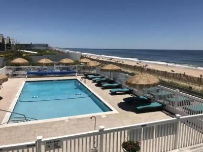 Ocean Surf Resort - 7