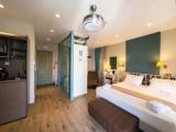 Suite with balcony
