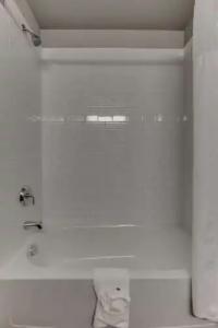 Home Inn & Suites Saskatoon South - 72