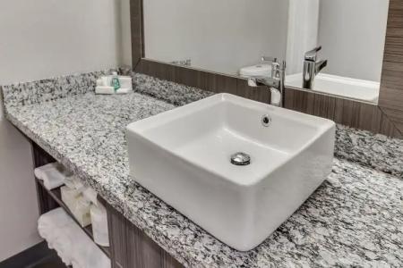 Home Inn & Suites Saskatoon South - 7