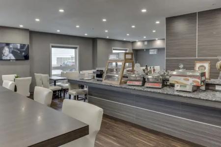 Home Inn & Suites Saskatoon South - 32