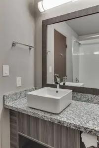 Home Inn & Suites Saskatoon South - 51