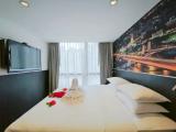 Cool Double room with pool view