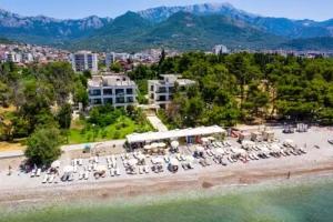 Apartments Kuce Lekovica Beach & Restaurant, Bar