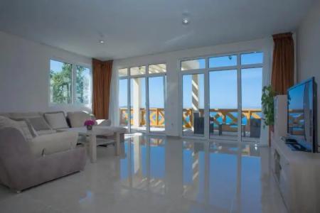 Berg Apartments - 33