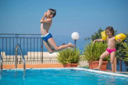 Berg Apartments - 12