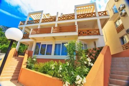 Berg Apartments - 68