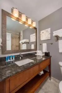 Best Western Plus Milwaukee West - 45