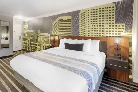 Best Western Plus Milwaukee West - 56